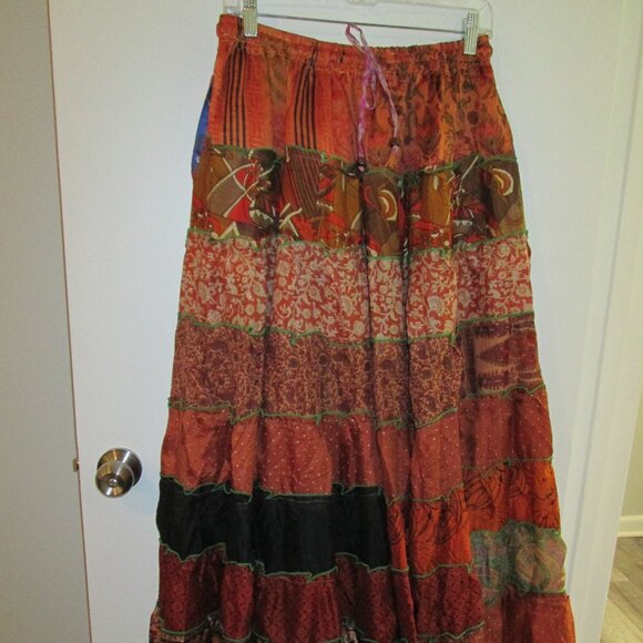 ✨ Boho Silk Patchwork Peasant Skirt – Long, Flowing & Fabulous! ✨ - Picture 9 of 9